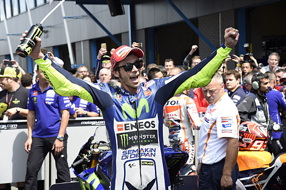 Valentino Rossi wins Assen MotoGP 2015