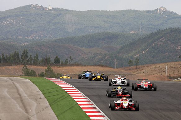 Jules Bianchi, ART, Algarve British F3 2009