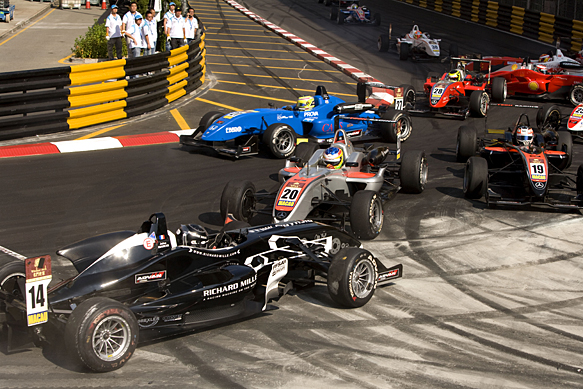 Jules Bianchi, Macau, F3 crash 2009