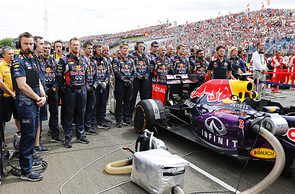 Red Bull mechanics, Hungarian GP 2015
