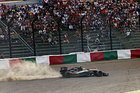 Sergio Perez, Force India, goes off, Japanese GP 2015, Suzuka