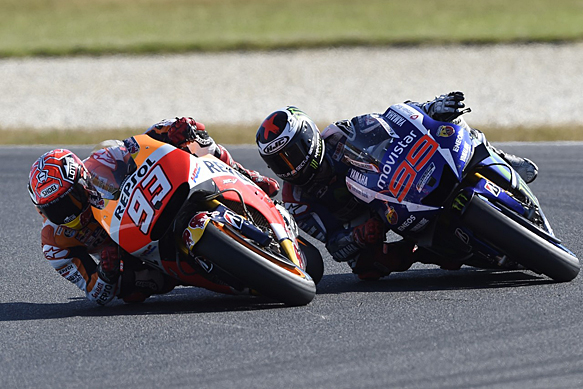 Marc Marquez, Honda, leads Jorge Lorenzo, Yamaha, Phillip Island MotoGP 2015