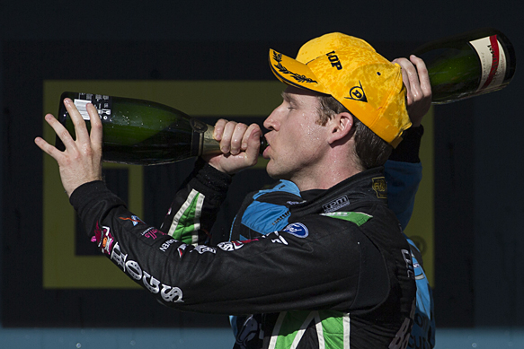 David Reynolds wins Pukekohe V8 Supercars 2015