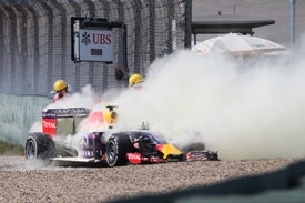 В Red Bull Racing не скрывали своего недовольства проблемами Renault в начале сезона © LAT